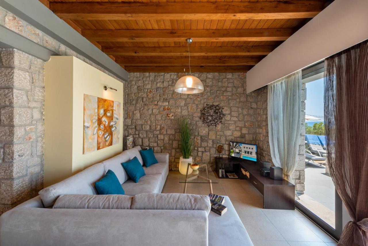 Villa Costamare - Enjoy Lazy Days On The Private Pool-Jacuzzi Pefki  Экстерьер фото
