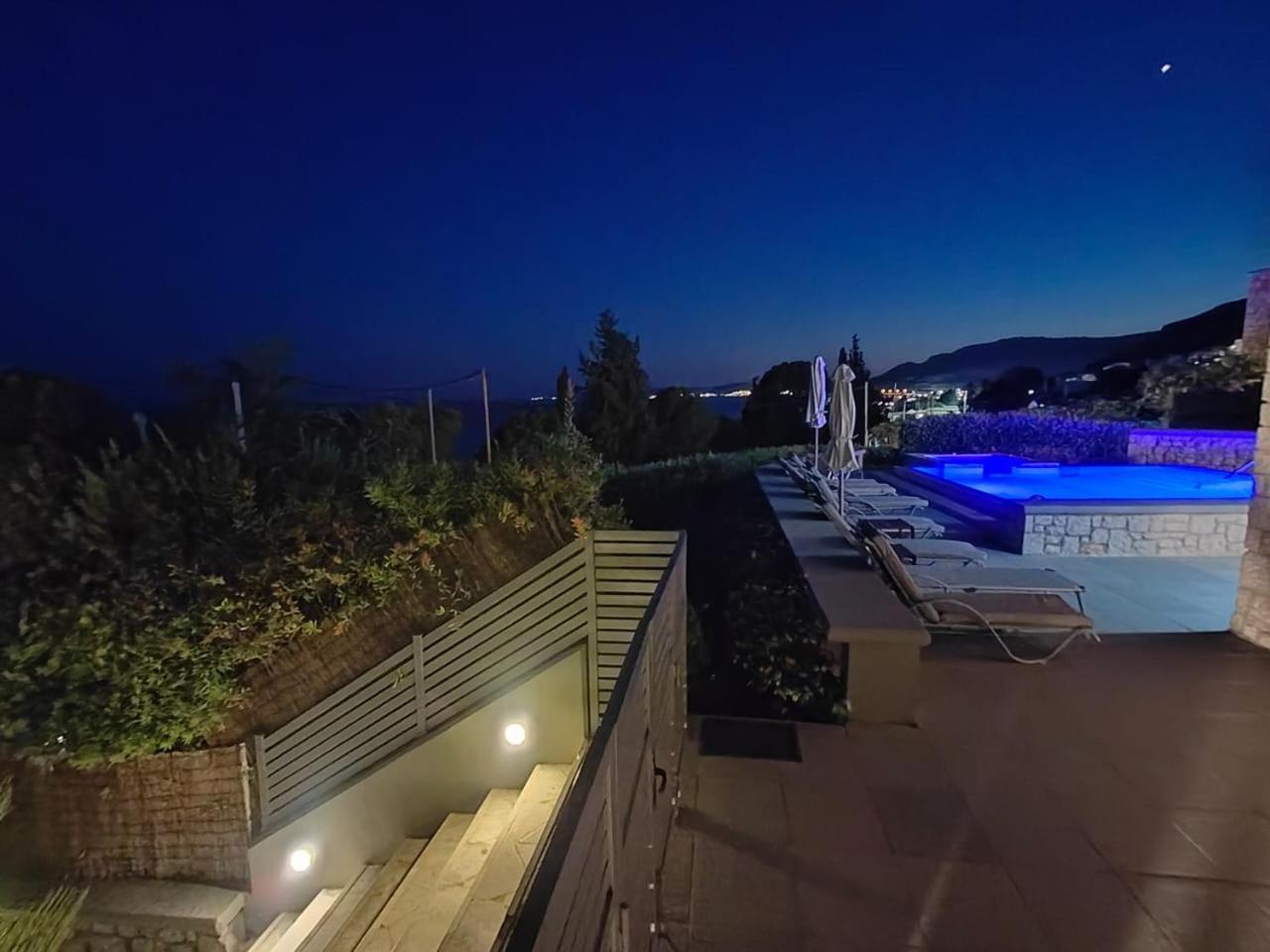 Villa Costamare - Enjoy Lazy Days On The Private Pool-Jacuzzi Pefki  Экстерьер фото